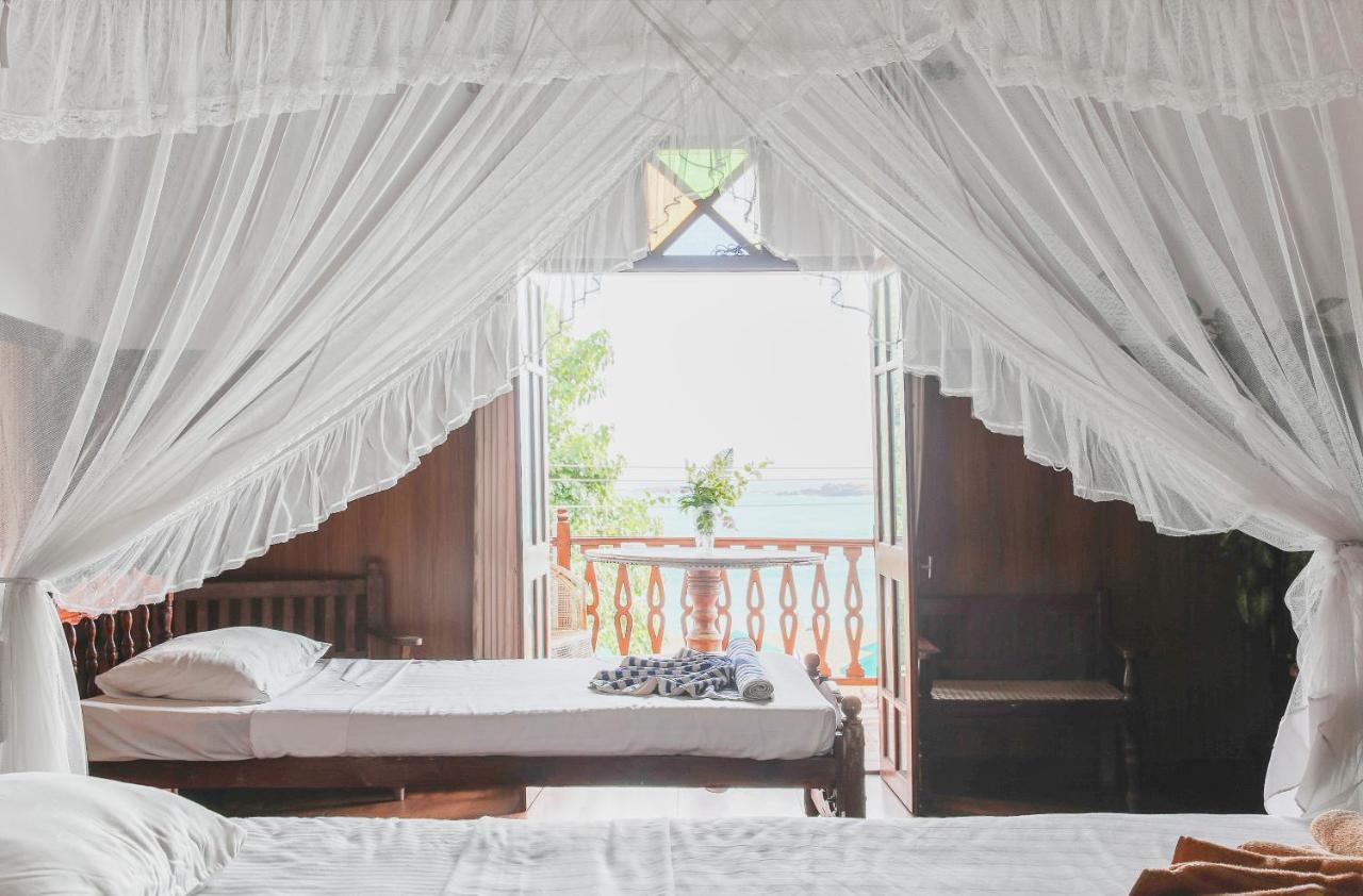 Hotel Neptune Bay Unawatuna Beach Exterior photo