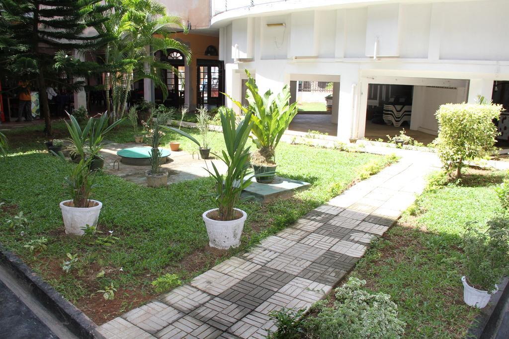 Hotel Neptune Bay Unawatuna Beach Exterior photo