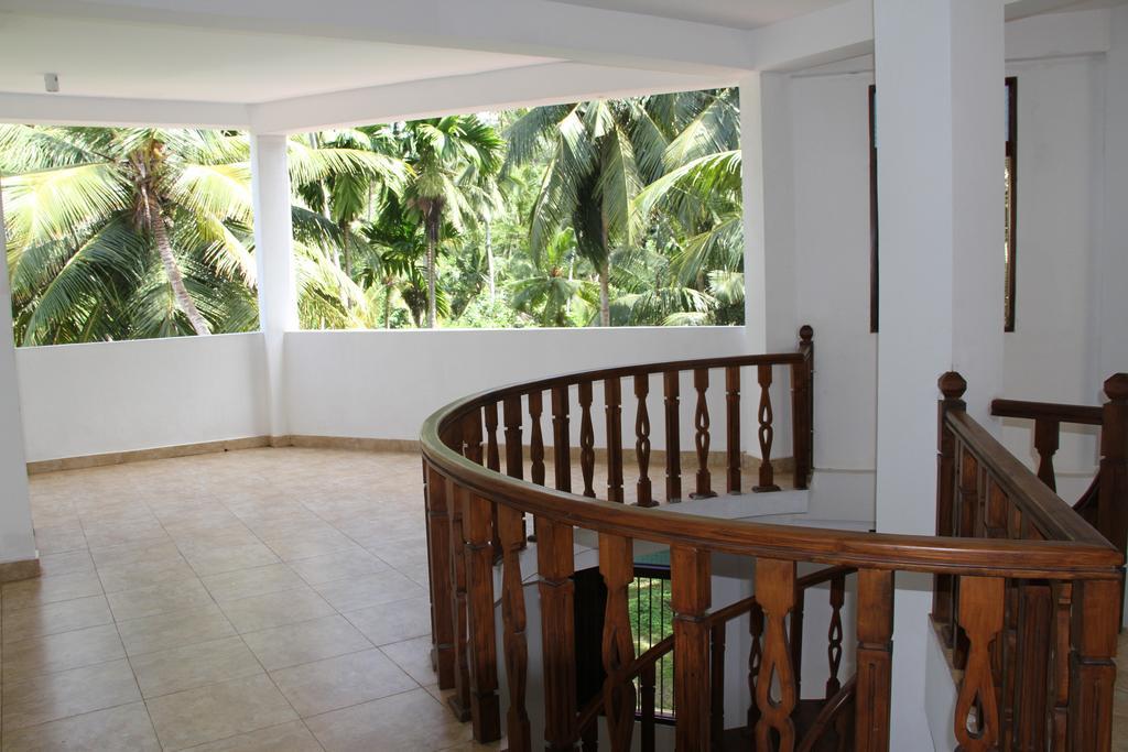 Hotel Neptune Bay Unawatuna Beach Exterior photo