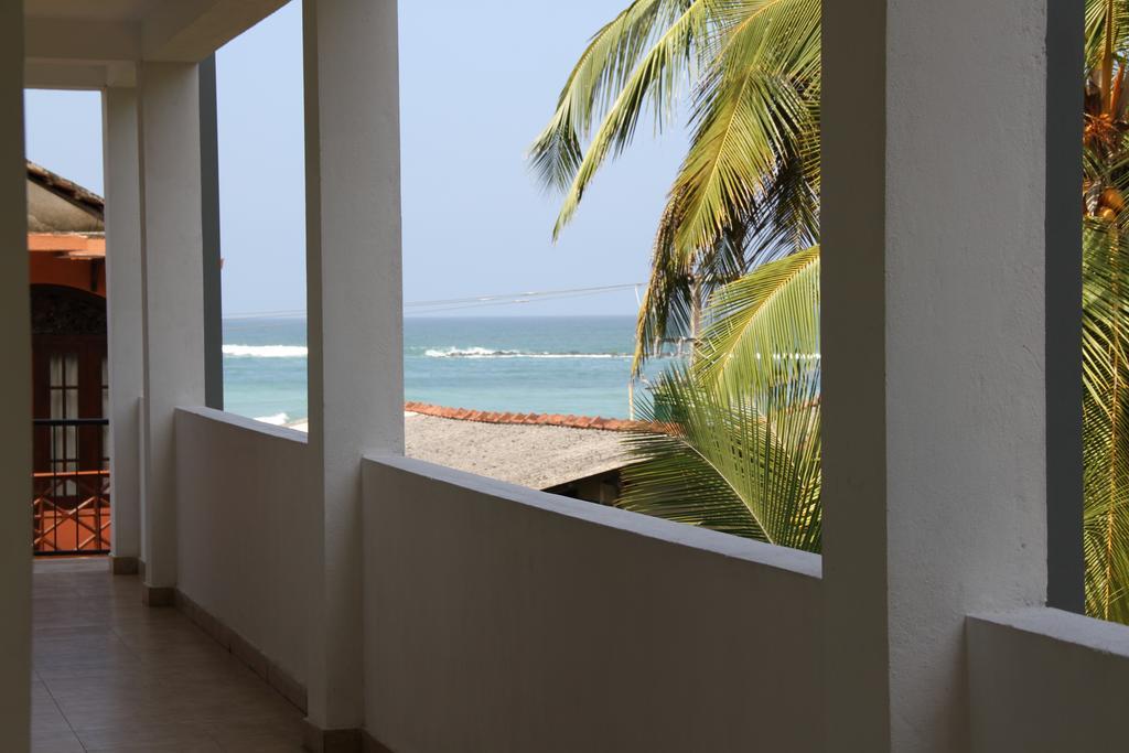 Hotel Neptune Bay Unawatuna Beach Exterior photo