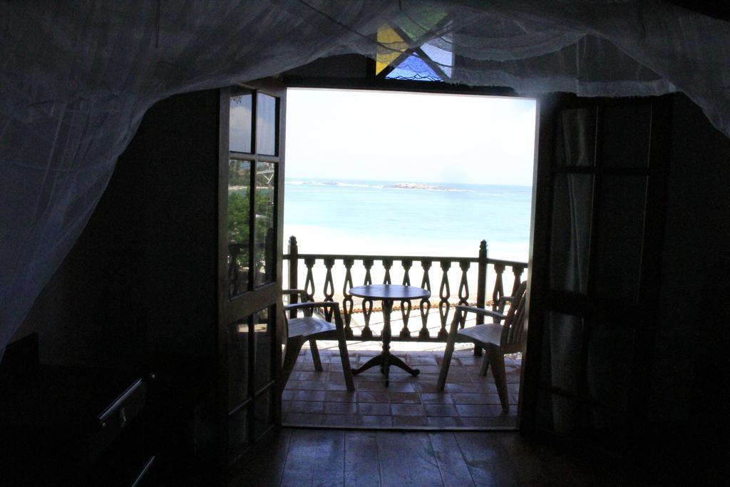 Hotel Neptune Bay Unawatuna Beach Exterior photo