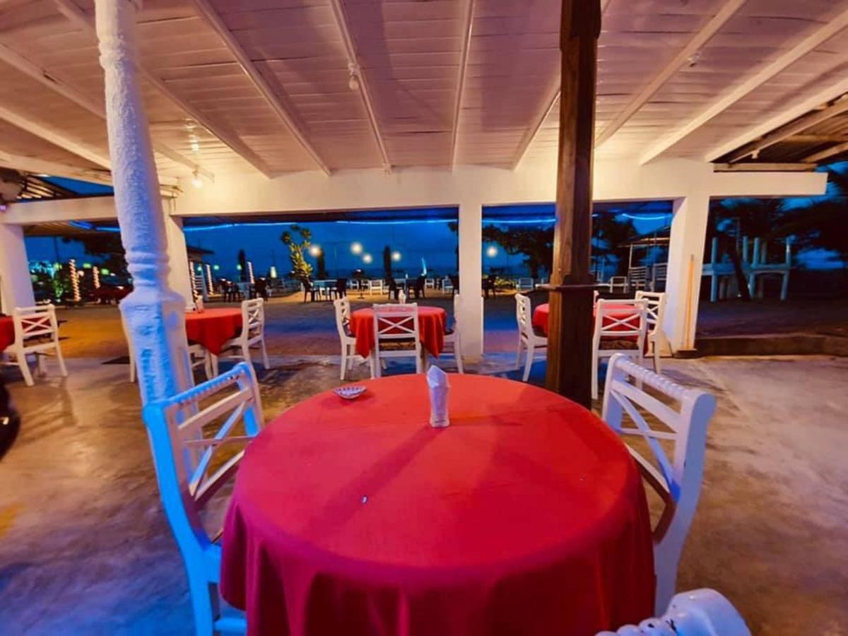 Hotel Neptune Bay Unawatuna Beach Exterior photo